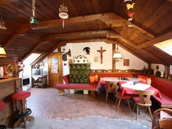 Beautiful Apartment With Garden in Salzburg - Yerinde Yemek