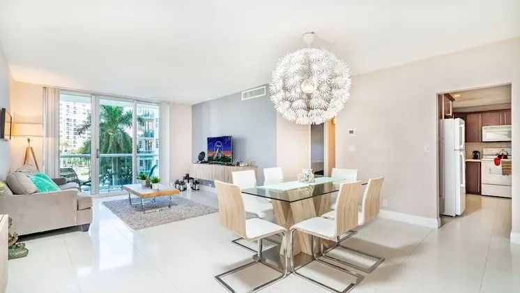 Beautiful Apartment in Hollywood Beach - Oda