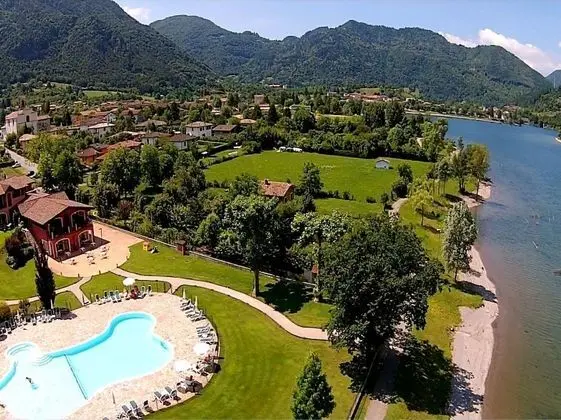 Beautiful Apartment in Idro With Swimming Pool