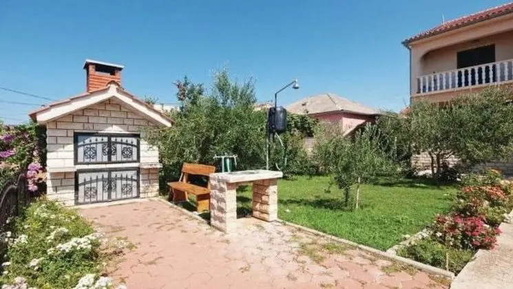 Beautiful Apartment Nora - near the beach - Dış Mekan
