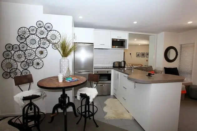 Beautiful Apartment With Patio - Mutfak