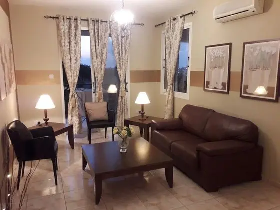 Beautiful Apartment With Pool in Paphos, Cyprus - Oda Düzeni
