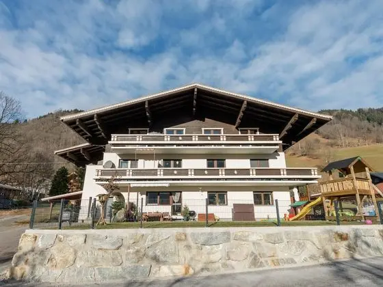 Beautiful Apartment in Salzburg With Balcony - Dış Mekan