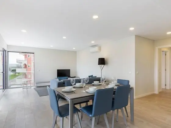 Beautiful Apartment in Sao Martinho do Porto With Balcony - Öne Çıkan Resim