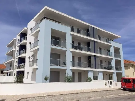 Beautiful Apartment in Sao Martinho do Porto With Balcony - Öne Çıkan Resim