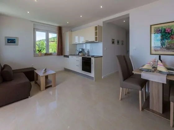 Beautiful Villa Apartment With Swimming Pool and Sea View - Mutfak