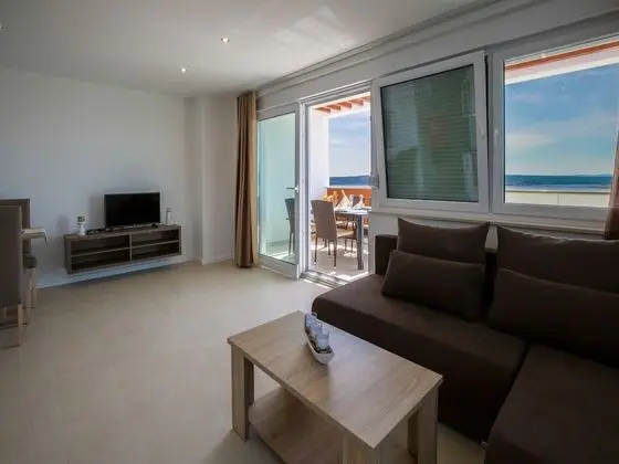 Beautiful Villa Apartment With Swimming Pool and Sea View - Oda Düzeni