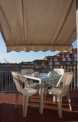 Beautiful Apartment With Terrace for 5 People by Beahost Rentals
