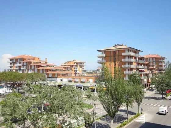 Beautiful Apartment With Terrace for 5 People by Beahost Rentals