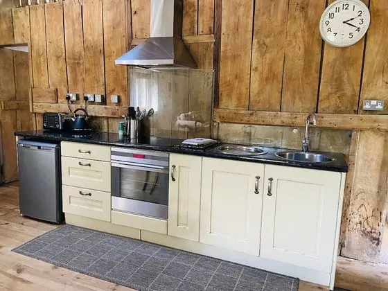 Beautiful Barn Conversion With Wood-burning Stove - Mutfak