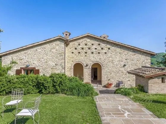 Beautiful Villa in Belforte All'isauro With Swimming Pool