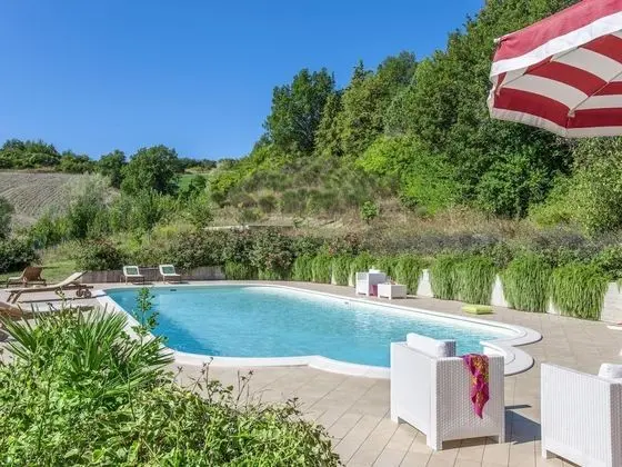 Beautiful Villa in Belforte All'isauro With Swimming Pool - Havuz