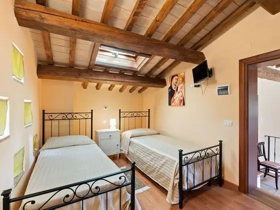 Beautiful Villa in Belforte All'isauro With Swimming Pool - Oda
