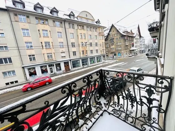 Beautiful, Bright, Large Apartment With Balcony Smarttv