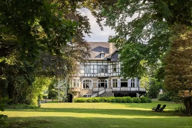 Beautiful Castle House in Spa, Authenticly Decorated and With Spacious Garden - Öne Çıkan Resim