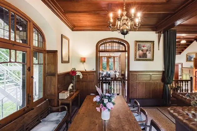 Beautiful Castle House in Spa, Authenticly Decorated and With Spacious Garden - Yerinde Yemek
