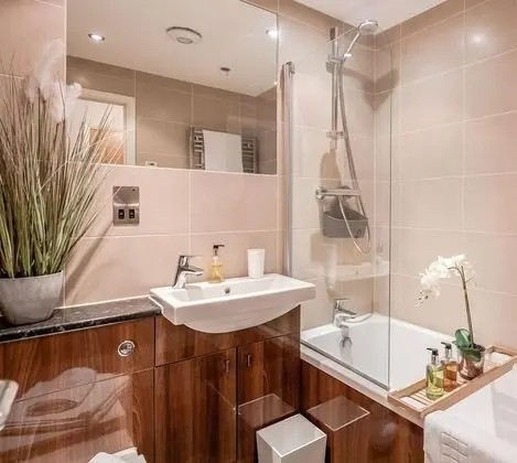 Beautiful Central Windsor Apartment - Banyo Tipleri
