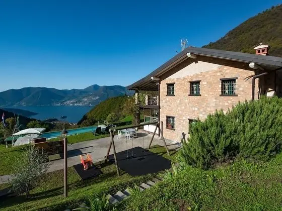 Beautiful Chalet With Swimming Pool in Lombardy - Dış Mekan