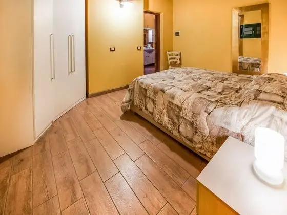 Beautiful Chalet With Swimming Pool in Lombardy - Oda