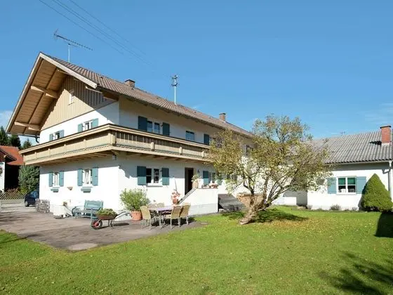 Beautiful Child- and Family-friendly Apartment With Balcony in the Pfaffenwinkel Region - Öne Çıkan Resim