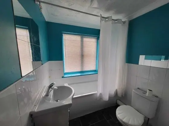 Beautiful and Comfortable 3 or 4 Bedroom House in Tilbury - Banyo Tipleri