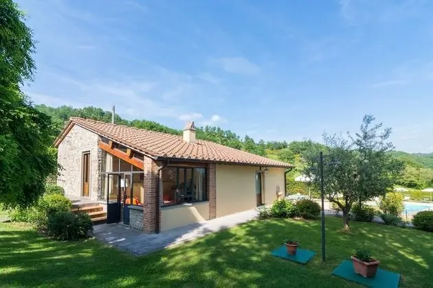 Beautiful Cottage in Dicomano With Swimming Pool