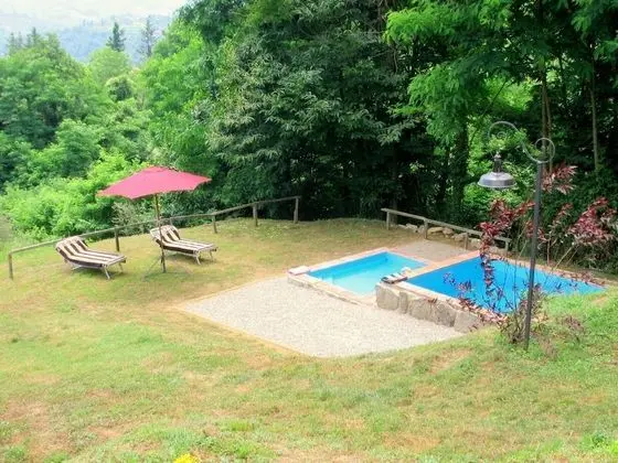 Beautiful Cottage in Pescia with Hot Tub