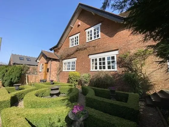 Beautiful Country Cottage for up to 8 People - Great Staycation Location