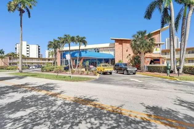 Beautiful Cozy 1br Apartment Walk From the Ocean!