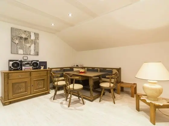 Beautiful Detached, Complete and Neatly Decorated Property - Yerinde Yemek