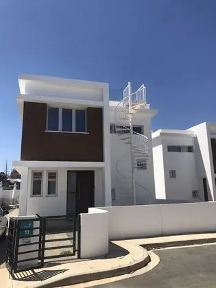 Beautiful Detached Modern Villa With Pool - Dış Mekan