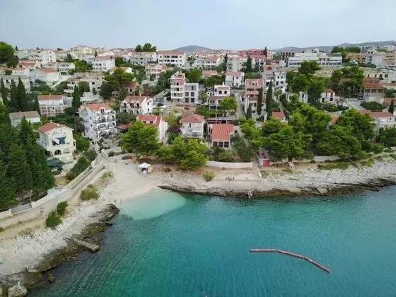 Beautiful Double Bed Room With Balcony and Sea View