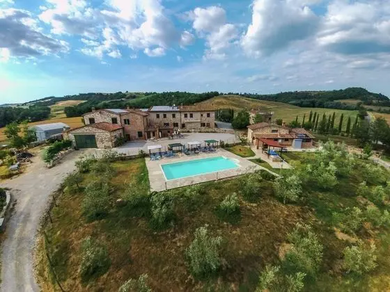 Beautiful Farmhouse in Asciano With Swimming Pool - Dış Mekan