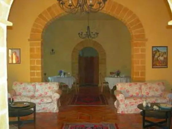 Beautiful Farmhouse in Mazala del Vallo With Swimming Pool
