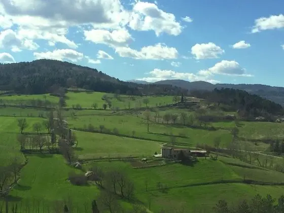 Beautiful Farmhouse With Swimming Pool and Bubble Bath - Konum Öne Çıkanlar