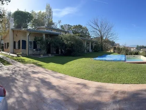 Beautiful Villa in Gemmano With Jacuzzi and Swimmingpool