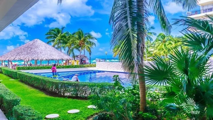 Beautiful Ground Floor Two Bedroom Suite at Ixchel - Havuz