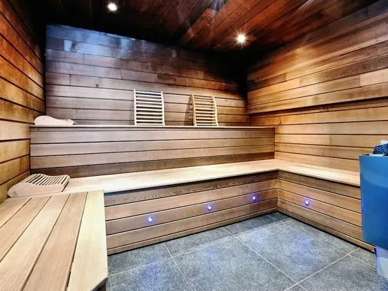 Beautiful Villa with Heated Outdoor Pool, Sauna, Hot Tub in Forest - Spa