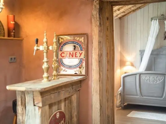 Beautiful Holiday Home with Hot Tub, Sauna & Monumental Fireplace - İç Mekan
