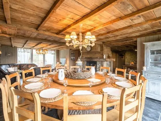 Beautiful Holiday Home with Hot Tub, Sauna & Monumental Fireplace - Yerinde Yemek