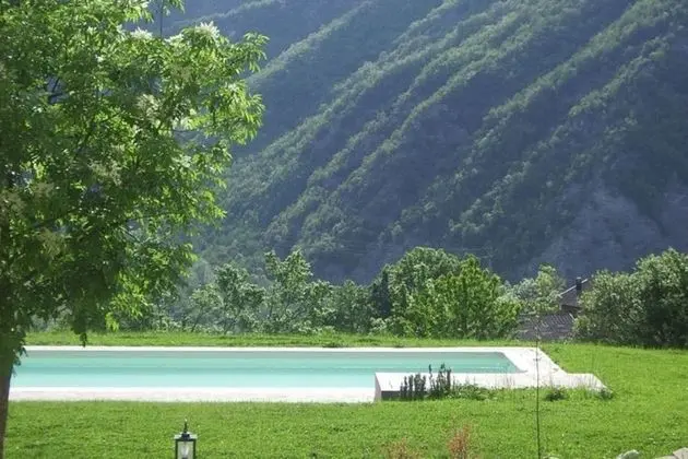 Beautiful Holiday Home in Imola With Pool - Öne Çıkan Resim