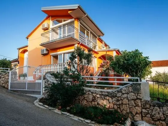 Beautiful Holiday Home in Maslenica Near Beach" - Dış Mekan