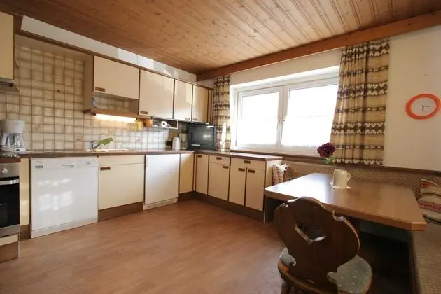 Beautiful Holiday Home Near Ski Area in Ellmau - Mutfak