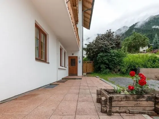 Beautiful Holiday Home Near St Anton Am Arlberg With Sauna - Lobi