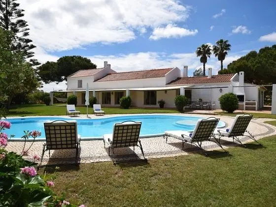 Beautiful Holiday Home in Odiáxere With Private Pool - Dış Mekan