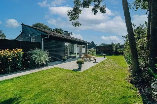 Beautiful Holiday Home in Ouddorp With Balcony