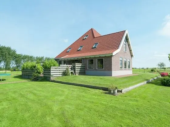 Beautiful Holiday Home in Schagerbrug With Bubble Bath