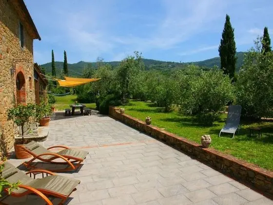 Beautiful Holiday Home in Vinci With Swimming Pool - Dış Mekan
