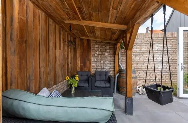 Beautiful Holiday Home Walking Distance From the Center and the Beach - Dış Mekan