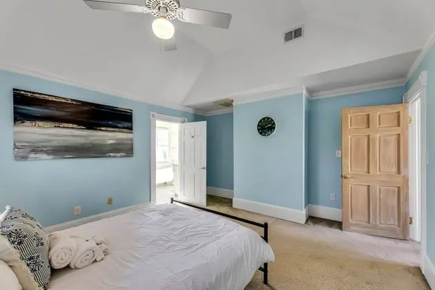 Beautiful home full of magnificent charm! Cozy and private backyard! Close to downtown! - Oda